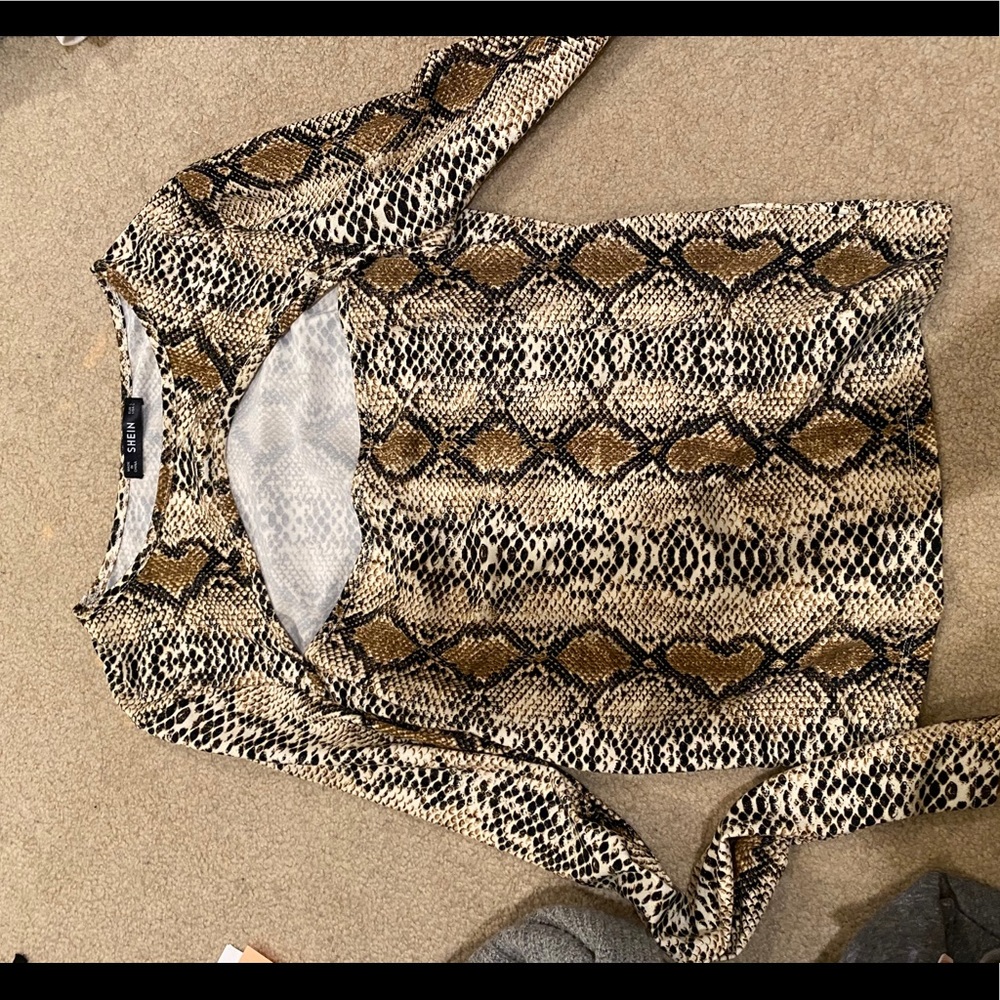 Shein Snake skin Top- Never worn Size L